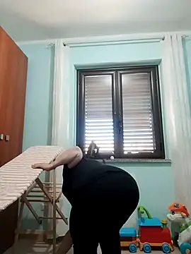 Snapshot of Dolcecurvy chatting on 8, 7, 2026 Dolcecurvy online show from 8, 7, 2026