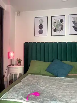 Tyla Ks online show from 1, 3, 2025