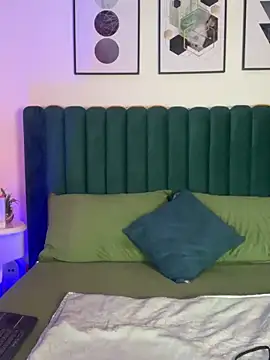 Tyla Ks online show from 6, 3, 2025