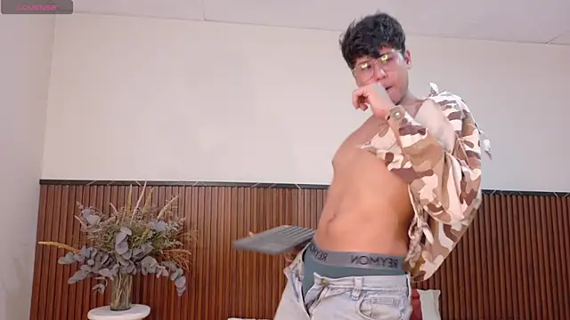 Snapshot of Raiden__Boy chatting on 4, 3, 2025 Raiden Boy online show from 4, 3, 2025