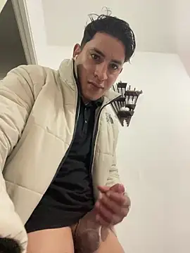 Snapshot of Leandro5523Z chatting on 21, 2, 2025 Leandro5523Z online show from 21, 2, 2025