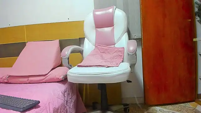 Snapshot of abigail_fx chatting on 11, 3, 2025 abigail fx online show from 11, 3, 2025