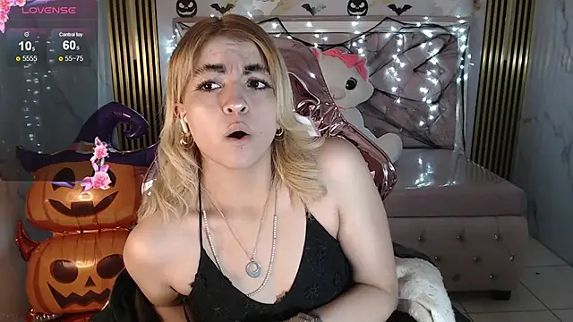 lili conor s online show from 7, 10, 2025