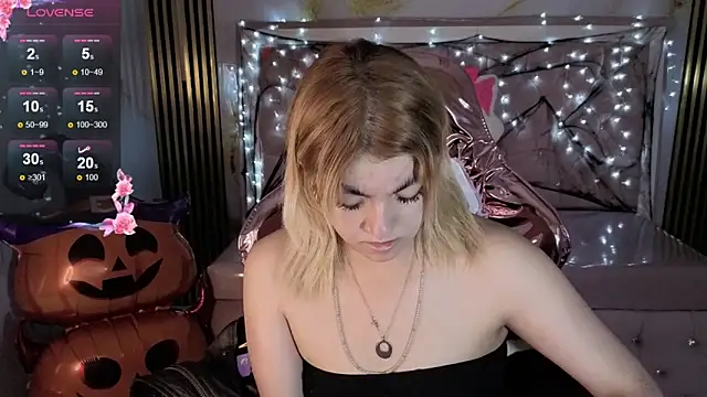 lili conor s online show from 17, 10, 2025