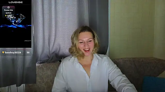 Snapshot of LadyLucky_ chatting on 22, 10, 2025 LadyLucky online show from 22, 10, 2025