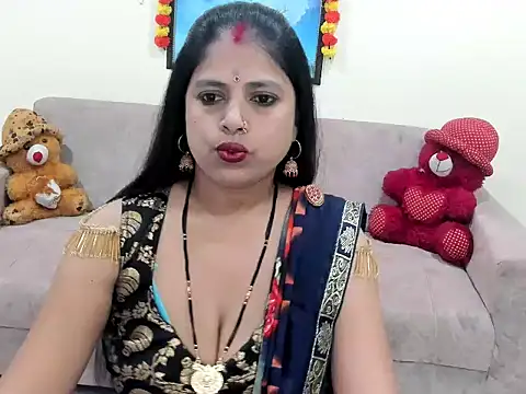 Snapshot of leahgotiii chatting on 23, 10, 2025 leahgotiii online show from 23, 10, 2025