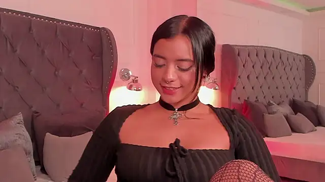 regina noctixx online show from 9, 10, 2025