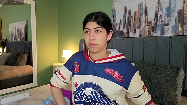 Snapshot of Cassie_bloom chatting on 7, 4, 2026 Cassie bloom online show from 7, 4, 2026