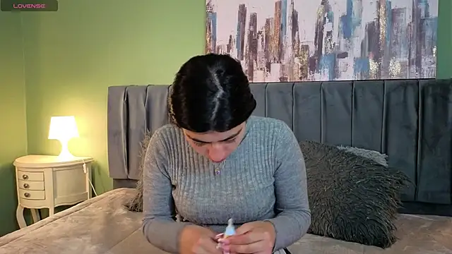 Snapshot of Cassie_bloom chatting on 8, 4, 2026 Cassie bloom online show from 8, 4, 2026