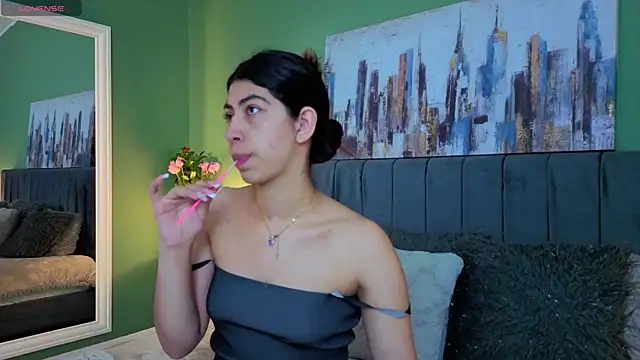 Snapshot of Cassie_bloom chatting on 12, 4, 2026 Cassie bloom online show from 12, 4, 2026