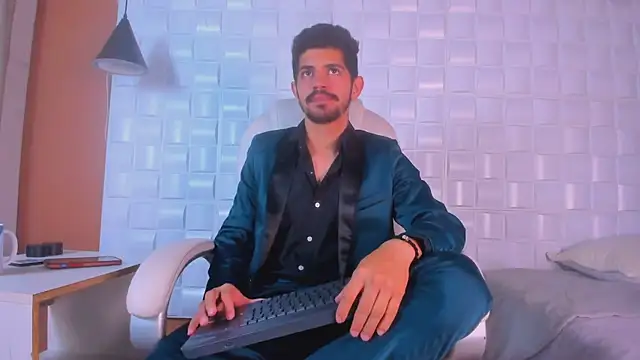 AlejandroStormm online show from 26, 2, 2025