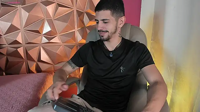 AlejandroStormm online show from 8, 4, 2026