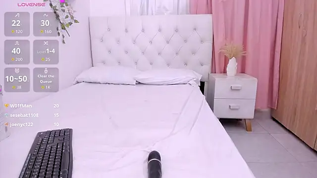 Emma lorense22 online show from 10, 9, 2025