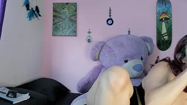 Maddy Jhonsson online show from 13, 4, 2026