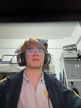 Snapshot of Anson0722 chatting on 27, 10, 2025 Anson0722 online show from 27, 10, 2025