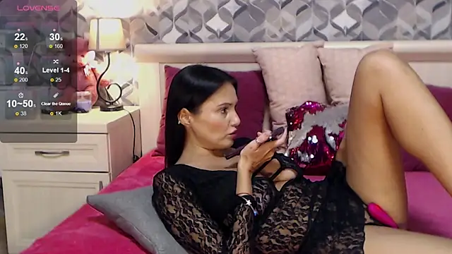 Snapshot of Nico1e_Smith chatting on 16, 12, 2025 Nico1e Smith online show from 16, 12, 2025