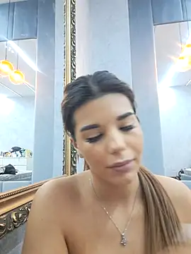 Bella Posh online show from 7, 11, 2025