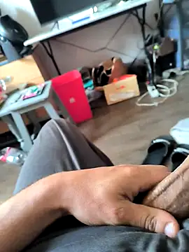 Snapshot of Aloxix chatting on 2, 10, 2025 Aloxix online show from 2, 10, 2025