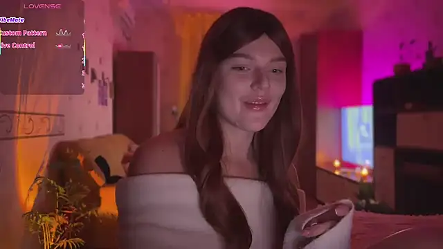 CherryRed Girl online show from 21, 10, 2025