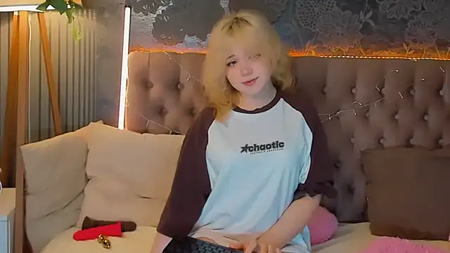 EmilyAngells online show from 16, 3, 2026