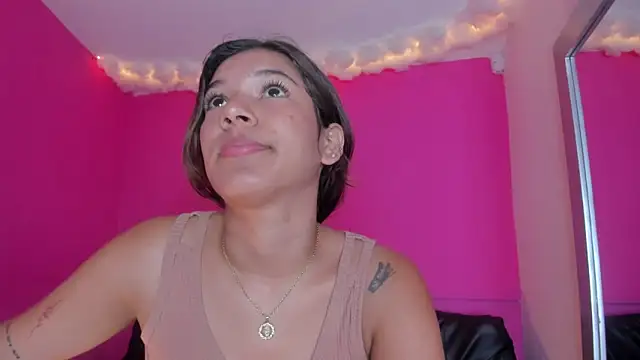 Snapshot of violett_24_ chatting on 26, 2, 2025 violett 24 online show from 26, 2, 2025