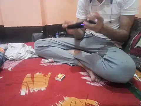 Snapshot of rahulkajuuu0909 chatting on 11, 11, 2025 rahulkajuuu0909 online show from 11, 11, 2025