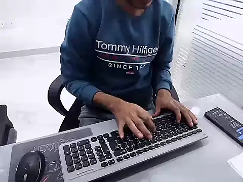 Snapshot of rahulkajuuu0909 chatting on 4, 12, 2025 rahulkajuuu0909 online show from 4, 12, 2025