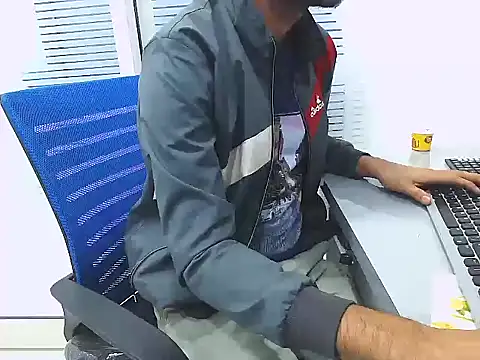 Snapshot of rahulkajuuu0909 chatting on 14, 12, 2025 rahulkajuuu0909 online show from 14, 12, 2025