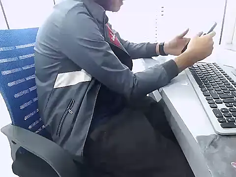 Snapshot of rahulkajuuu0909 chatting on 16, 12, 2025 rahulkajuuu0909 online show from 16, 12, 2025