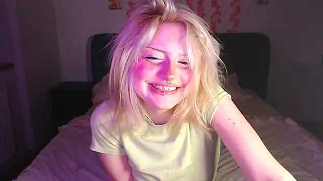 KimiSakura online show from 15, 4, 2026