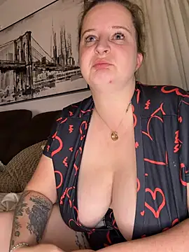 curvy eina online show from 9, 7, 2026