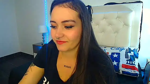 Luna kitty online show from 22, 3, 2025