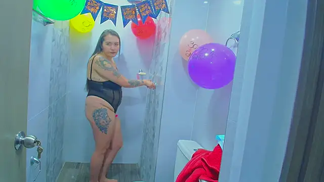 Luna kitty online show from 31, 10, 2025