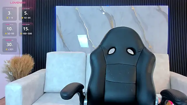 Snapshot of Ivaannaa_ chatting on 6, 11, 2025 Ivaannaa online show from 6, 11, 2025