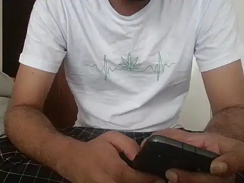 Snapshot of playboyx007 chatting on 25, 4, 2026 playboyx007 online show from 25, 4, 2026