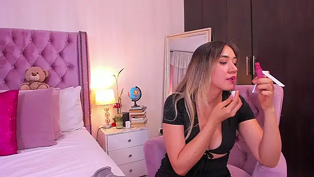 Snapshot of natashaleightt chatting on 25, 2, 2025 natashaleightt online show from 25, 2, 2025
