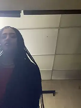 Snapshot of MichelleDiaz_Pink chatting on 8, 3, 2025 MichelleDiaz Pink online show from 8, 3, 2025