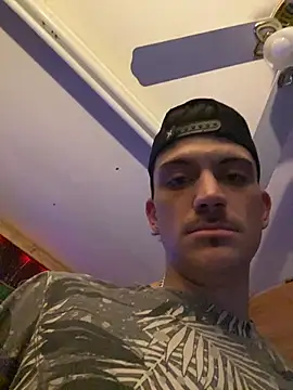 Snapshot of Polaroid_White chatting on 7, 11, 2025 Polaroid White online show from 7, 11, 2025