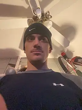 Snapshot of Polaroid_White chatting on 15, 11, 2025 Polaroid White online show from 15, 11, 2025