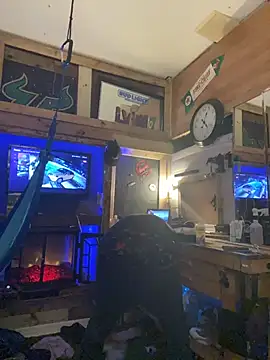 Snapshot of Polaroid_White chatting on 18, 11, 2025 Polaroid White online show from 18, 11, 2025