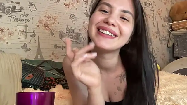 Just Scarlet  online show from 18, 3, 2025