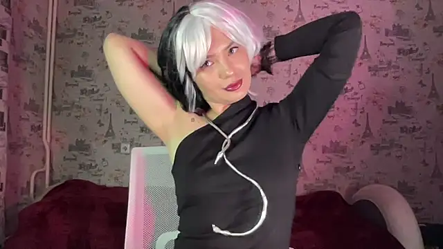 Just Scarlet  online show from 30, 10, 2025