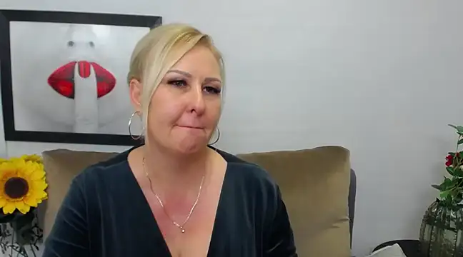 Snapshot of DianaLive chatting on 26, 2, 2025 DianaLive online show from 26, 2, 2025