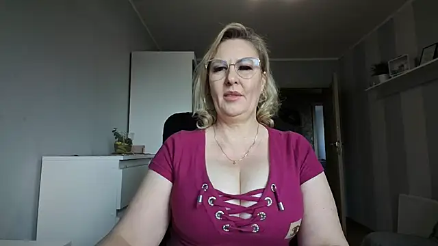Snapshot of DianaLive chatting on 10, 3, 2026 DianaLive online show from 10, 3, 2026