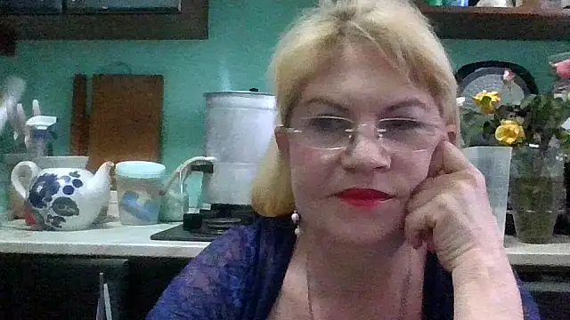 Snapshot of Heidi-Helga chatting on 6, 11, 2025 Heidi-Helga online show from 6, 11, 2025