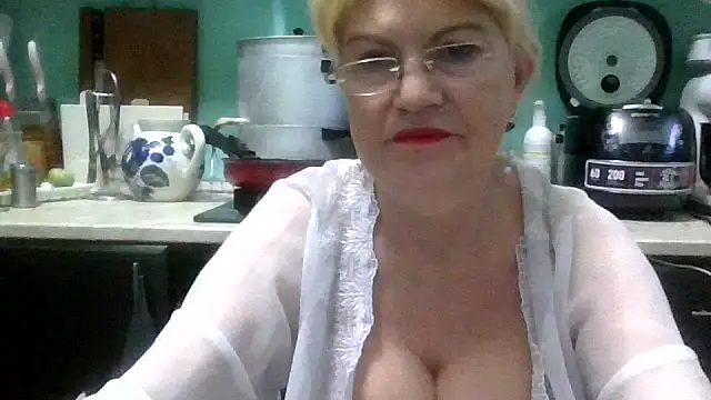 Snapshot of Heidi-Helga chatting on 11, 11, 2025 Heidi-Helga online show from 11, 11, 2025