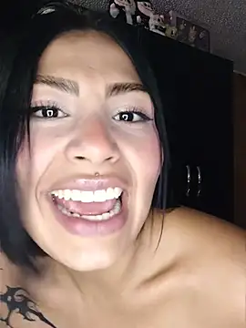 Snapshot of Kylie_brazt chatting on 1, 5, 2026 Kylie brazt online show from 1, 5, 2026