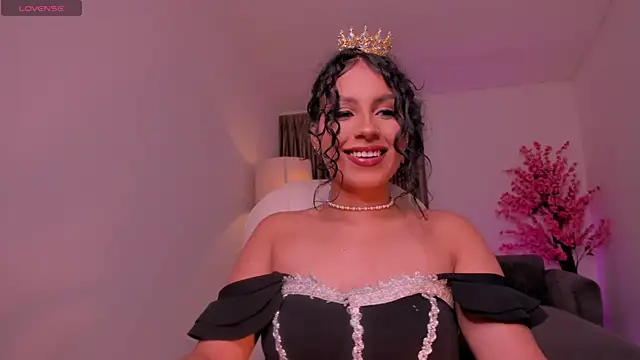 hannah thomson  online show from 1, 11, 2025