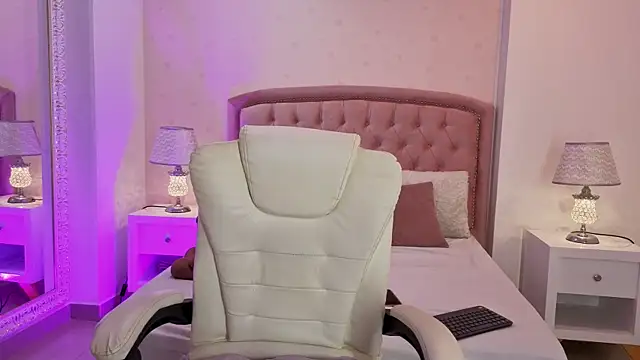 Snapshot of ChloeMoon9 chatting on 14, 7, 2026 ChloeMoon9 online show from 14, 7, 2026