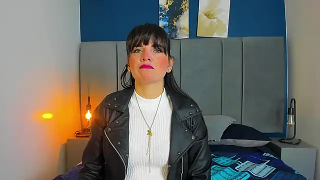 Snapshot of laura_hotties chatting on 7, 11, 2025 laura hotties online show from 7, 11, 2025